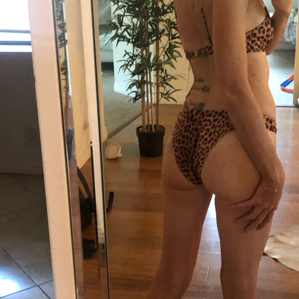Monica hansen NWT leopard bikini  👙 - Picture 9 of 16